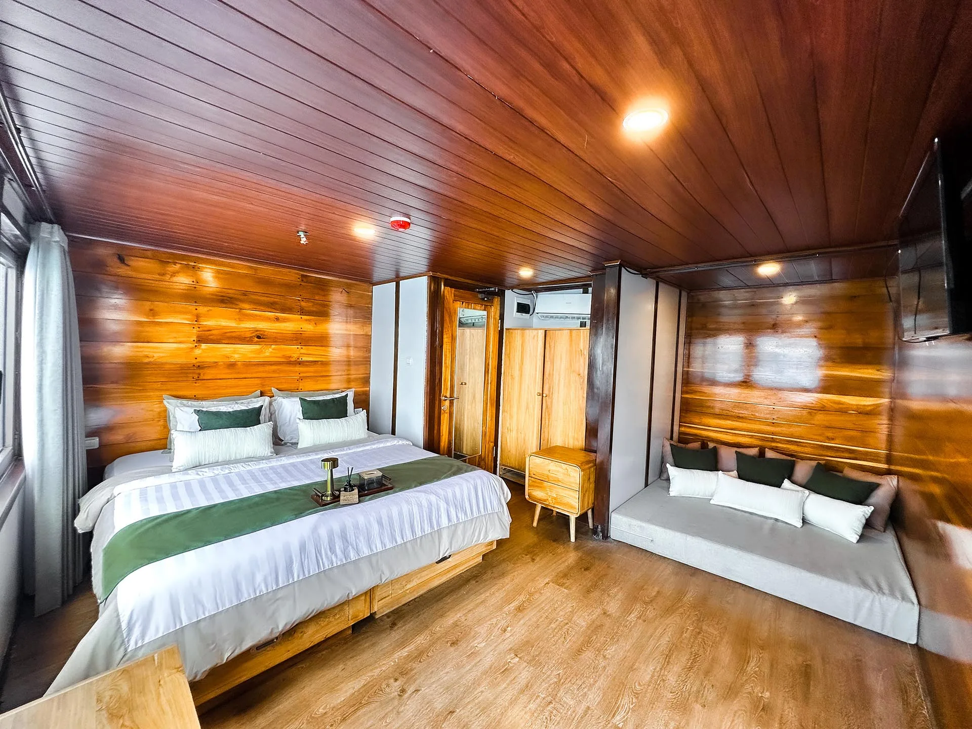 Bedroom with Relax Area_Junior Suite Cabin_Neptune