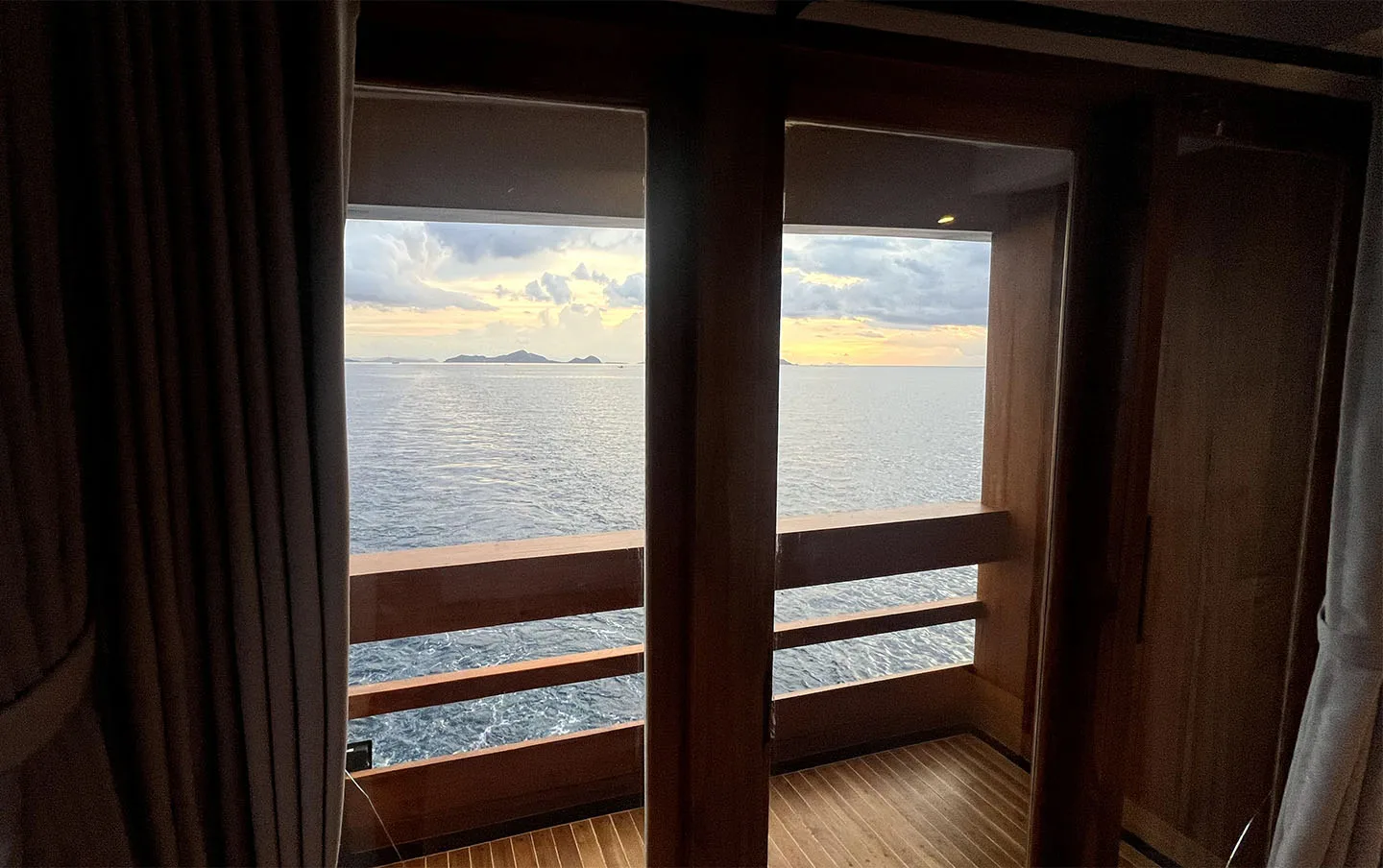 Balcony Master Cabin_Panrita Liveaboard