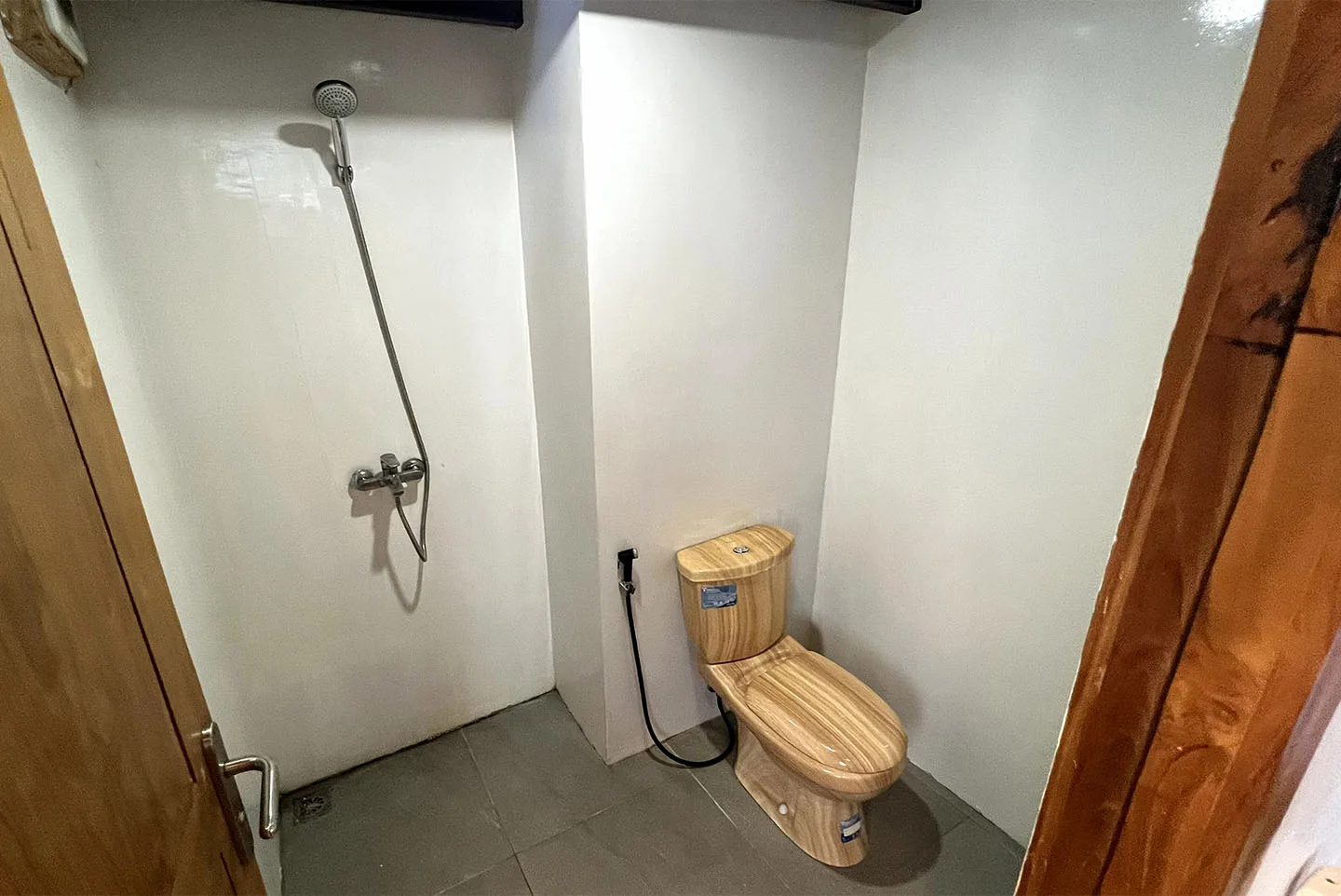 Bathroom_Suite Cabin_Panrita Liveaboard