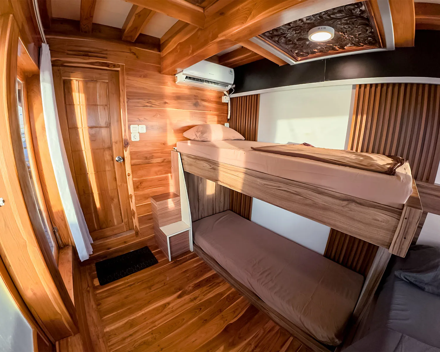 alfathran_rinjani2_cabin